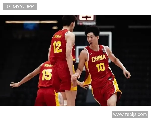 中国男篮迎战卡麦隆队力争在国际赛场上取得佳绩