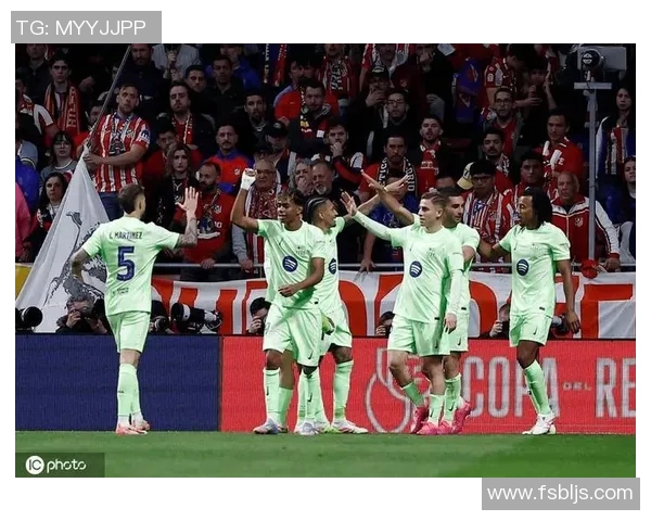 托雷斯在对阵皇马的经典对决中展现出怎样的个人魅力与足球智慧